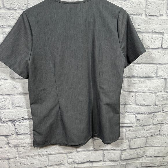 Figs Grey Short Sleeve Scrub Top Technical Collection Size Medium - Picture 6 of 8